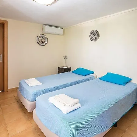 Beautiful Algarve 3 Bedrooms Amarela Private Pool & 10 Minute Walk From Beach Carvoeiro ヴィラ *