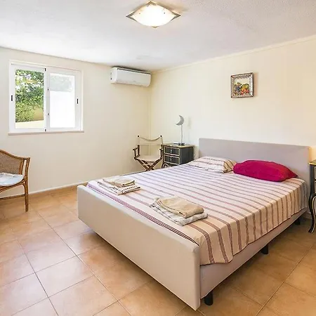 Beautiful Algarve 3 Bedrooms Amarela Private Pool & 10 Minute Walk From Beach Carvoeiro Carvoeiro (Lagoa)